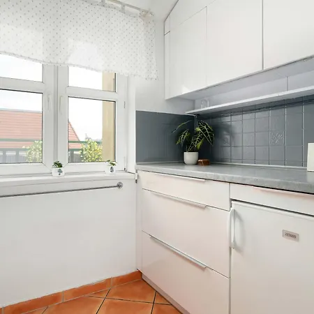 Apartment Charming With Parking And Balcony Near The Centre By Renters Poznan