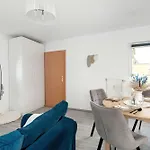 شقة Charming With Parking And Balcony Near The Centre By Renters