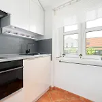 Charming With Parking And Balcony Near The Centre By Renters