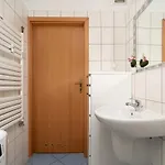 Charming With Parking And Balcony Near The Centre By Renters شقة