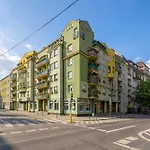 شقة Charming With Parking And Balcony Near The Centre By Renters