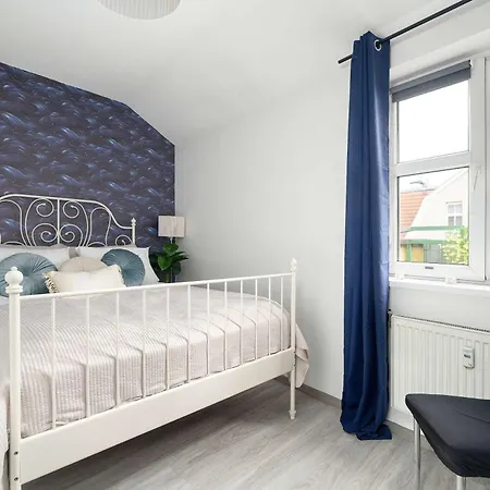 Charming With Parking And Balcony Near The Centre By Renters Apartment