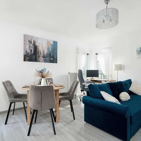 Charming With Parking And Balcony Near The Centre By Renters