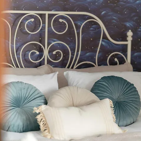 Charming With Parking And Balcony Near The Centre By Renters Poznan