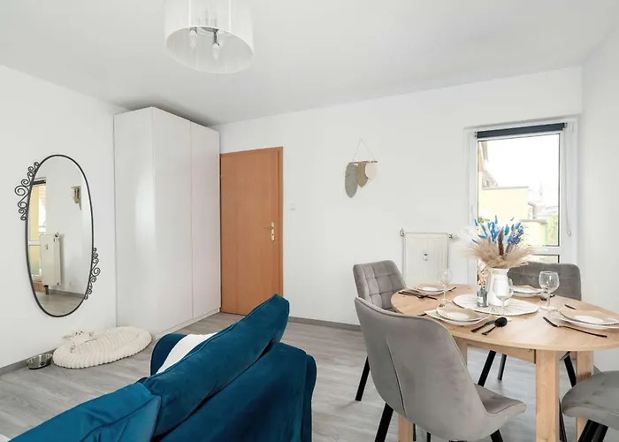 Apartment Charming With Parking And Balcony Near The Centre By Renters